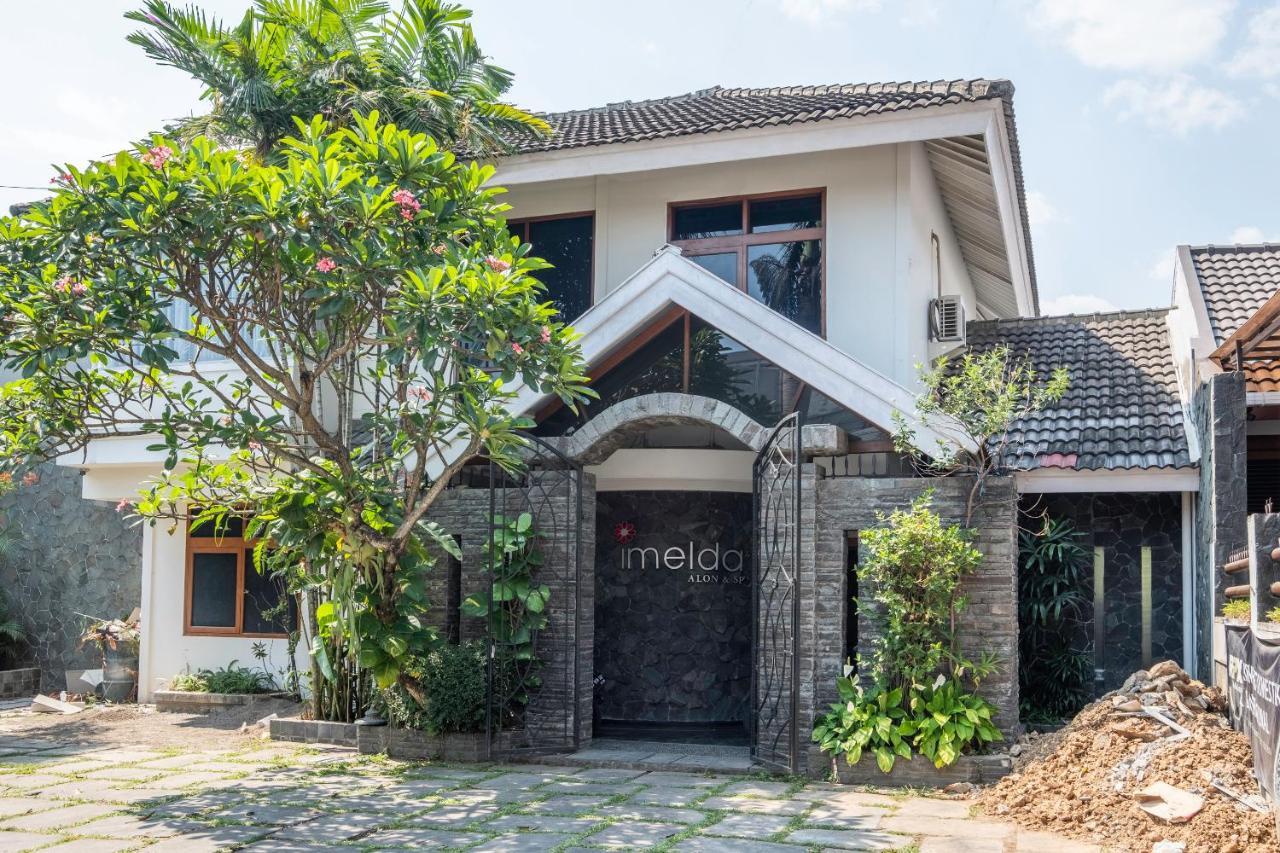 Imelda Residence Setrasari Redpartner Bandung Buitenkant foto