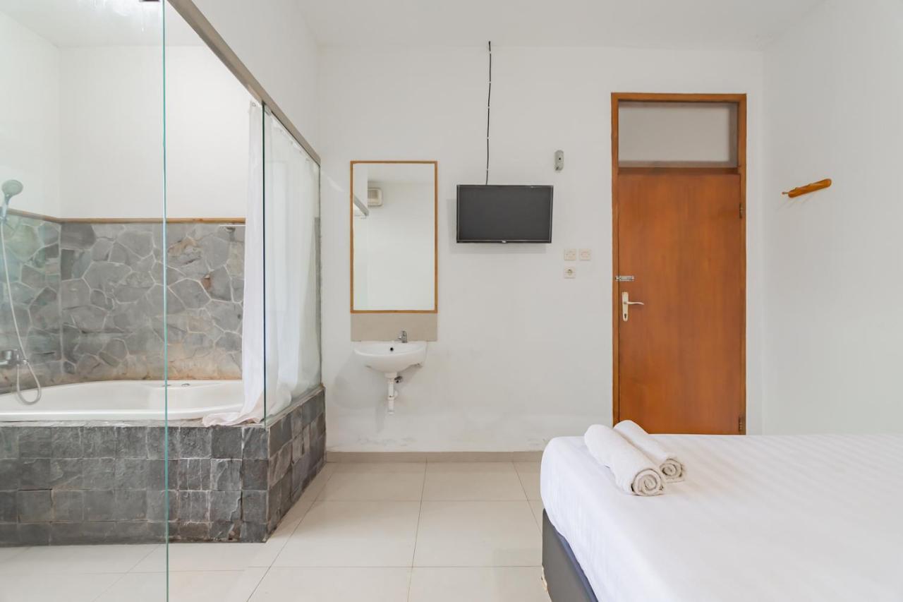 Imelda Residence Setrasari Redpartner Bandung Buitenkant foto